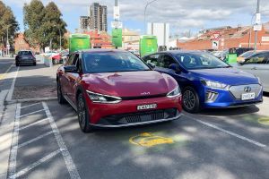 1400km (870 mile) EV v Diesel challenge! There was just $5 between them... the results were surprising
