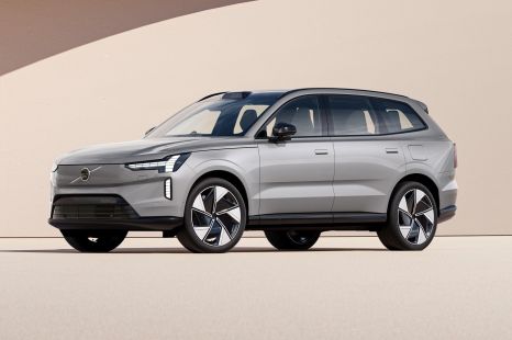 Volvo EX90 deposits in double digits, despite Q3 2024 launch