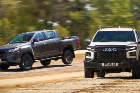 2025 JAC T9 vs Toyota HiLux comparison: Durability test